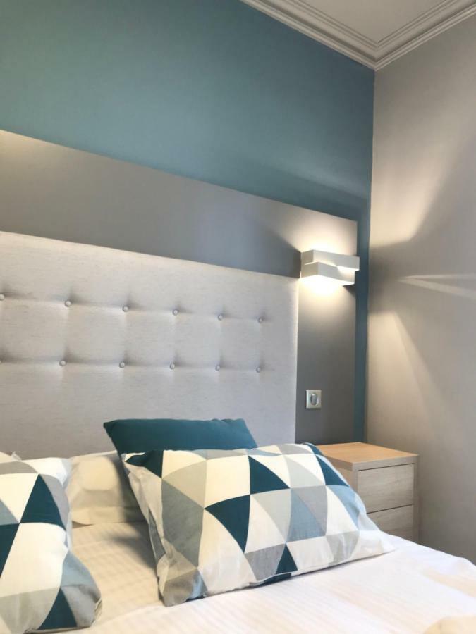 Hotel La Calanque Мандельё-ла-Напуль Экстерьер фото